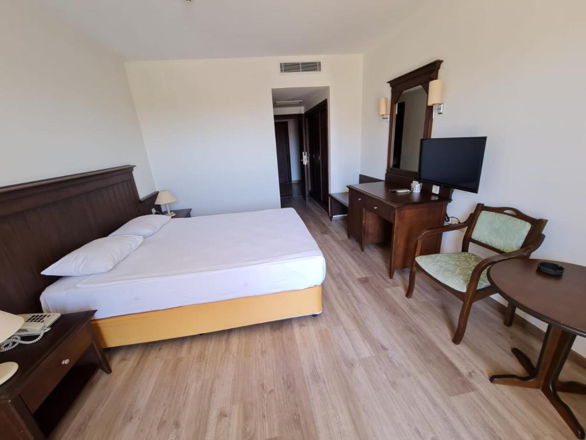 Side Palm D'Or Hotel Bagian luar foto