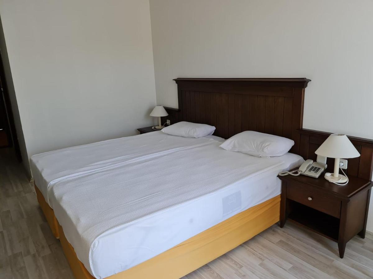 Side Palm D'Or Hotel Bagian luar foto